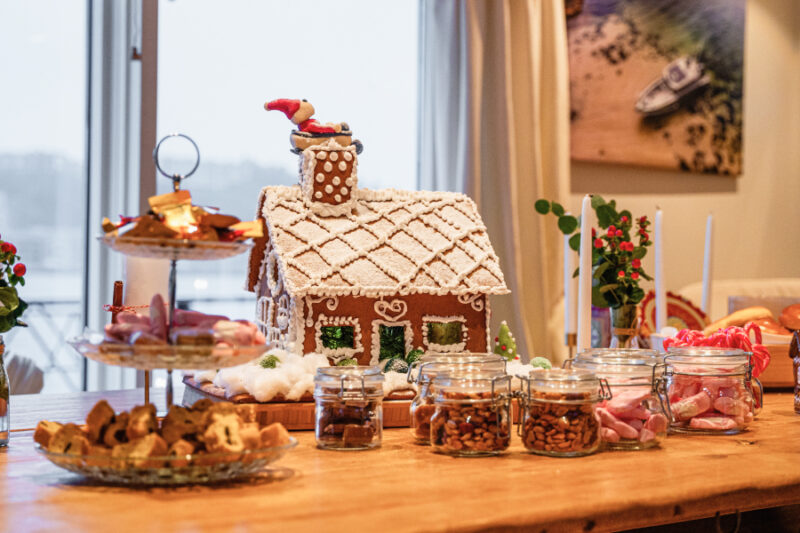 Pepparkaksbygge och julbord