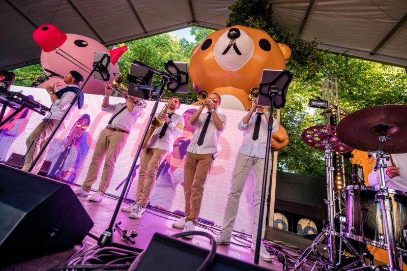 Out Of Office After Work LIVE på SUS